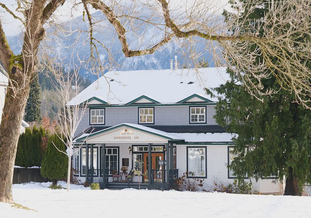 Revelstoke Bed & Breakfast | Courthouse Inn Revelstoke King (3)