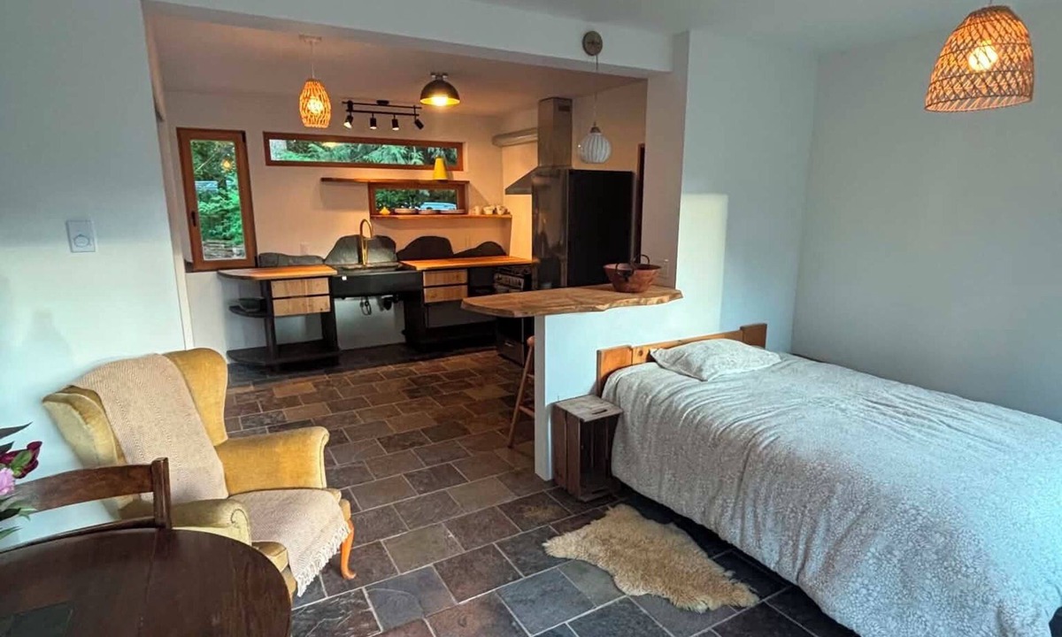 Duncan Apartment | Cowichan Valley Garden Retreat Near Bakeries, Vineyards, Trails & River Swims