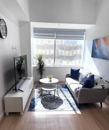 Downtown Edmonton Apartment | Cozy 1-Bedroom with Natural lights