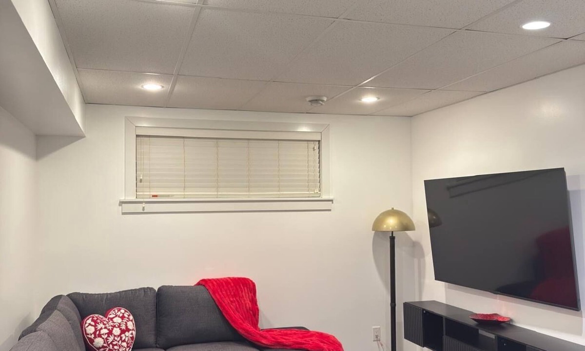 Regina Apartment | Cozy 2 Bedroom Apartment