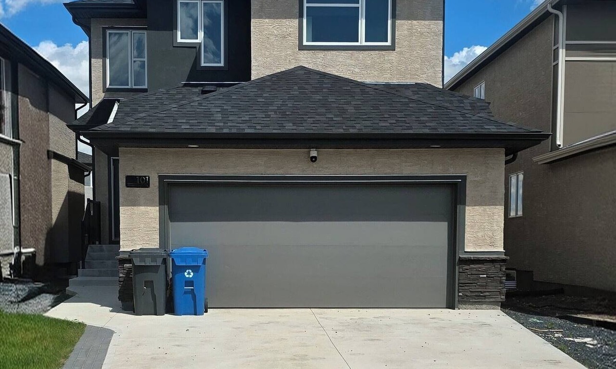 Winnipeg House | Cozy 2 bedroom basement suite 101-Place in Devonshire Park