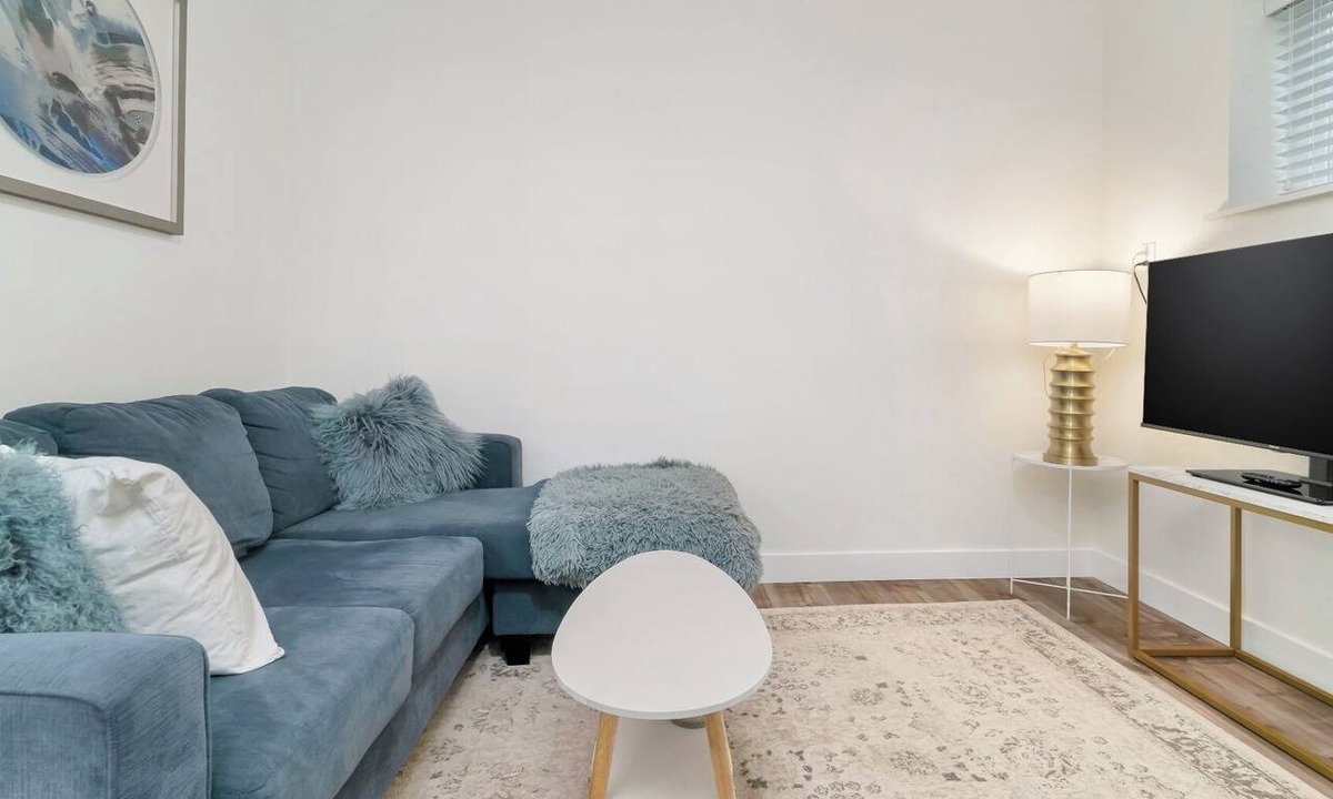 Delta House | Cozy 2-Bedroom Basement Suite in North Delta
