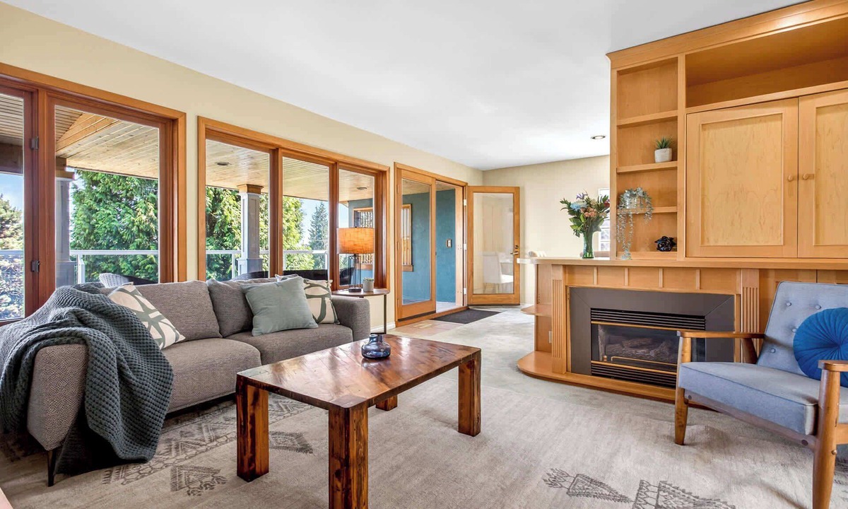 District of North Vancouver House | Cozy 3BD Retreat, North Van Balcony Views