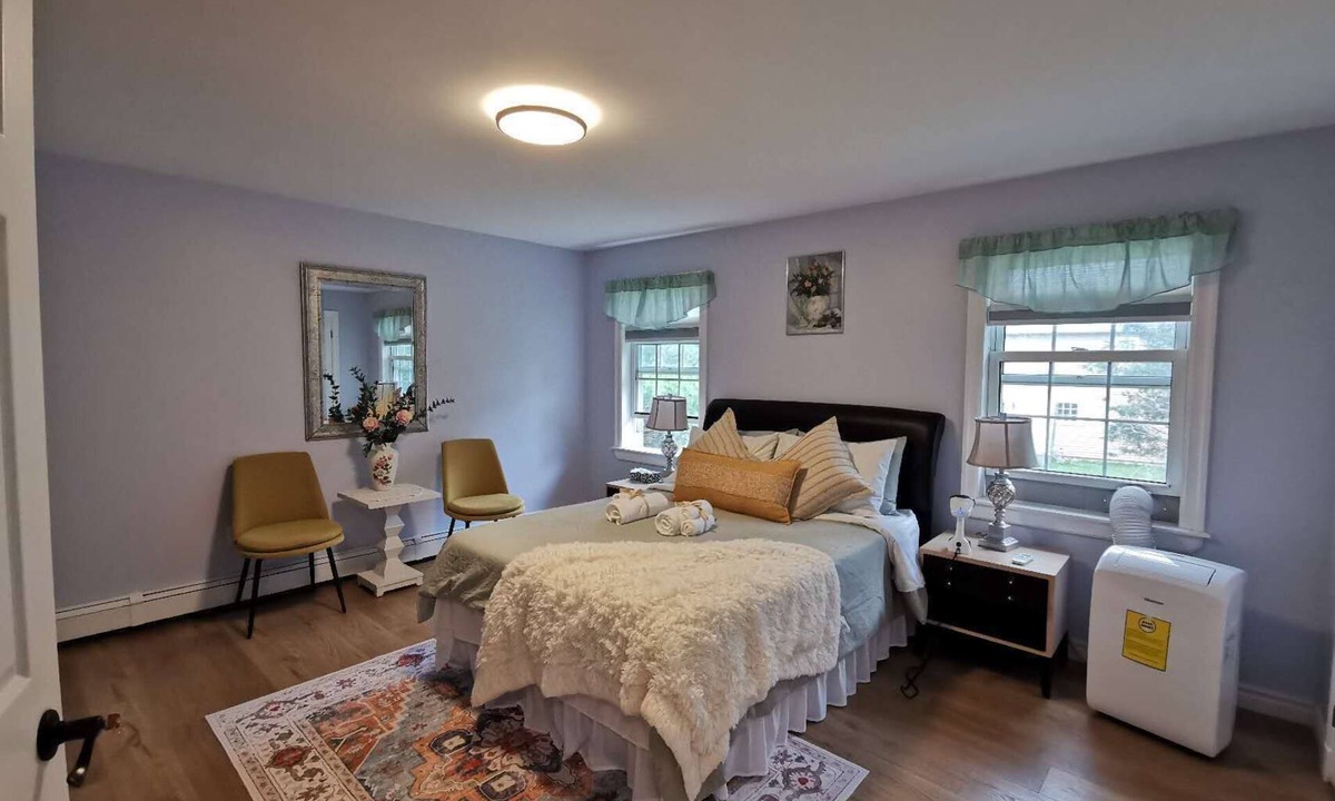 Charlottetown Villa | Cozy 4BR Entire House Near Beach｜Downtown｜Walmart ｜& Pet-Friendly ｜