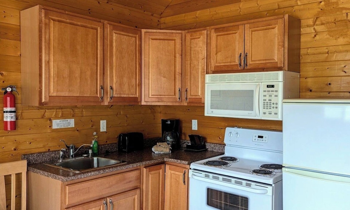 McBride Apartment | Cozy and Relaxing Getaway Cabins 16