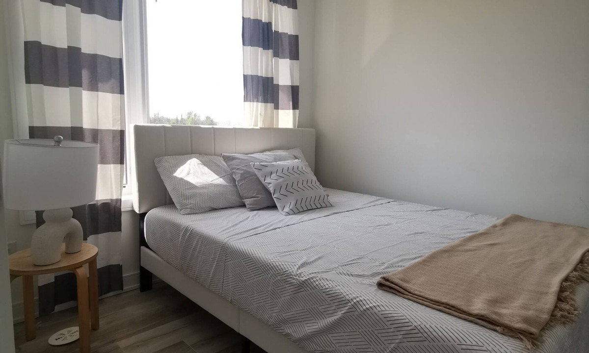 Barrie House | Cozy City Home