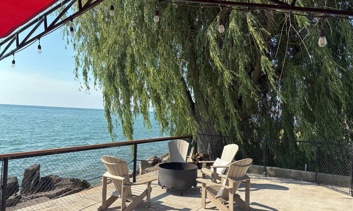 Leamington Cottage | Cozy Cottage on Lake Erie!