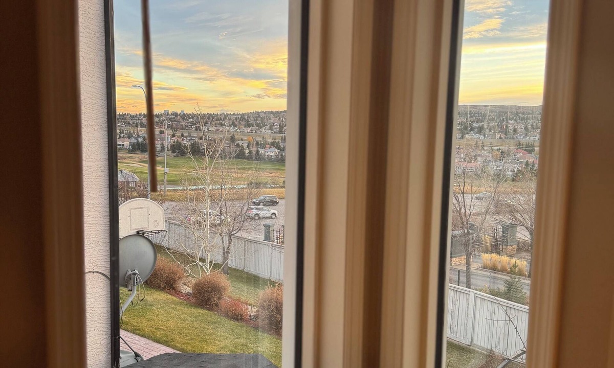 Panorama Hills House | Cozy Entire Home on Golf Course w/Panoramic Views and 8 Ball Pool