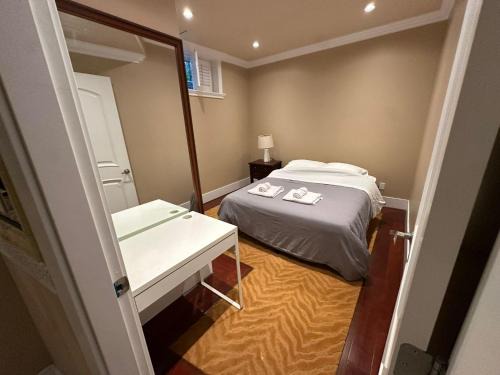 South Cambie House | Cozy & Equipped Room Right Next to Mall & Skytrain