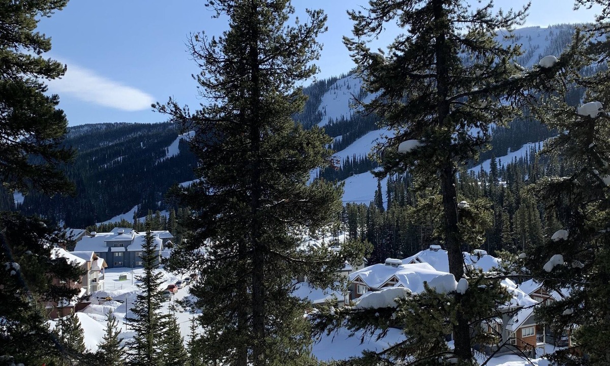 Apex Mountain Condo | Cozy Family Sized ski retreat at Apex Mountain.