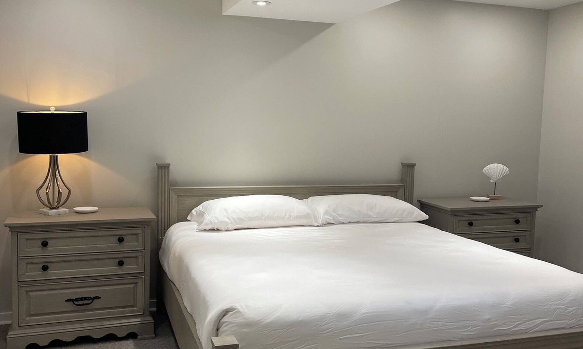 Gibsons House | Cozy Oceanmount 1BR Suite with Sofa Bed – Ideal Escape