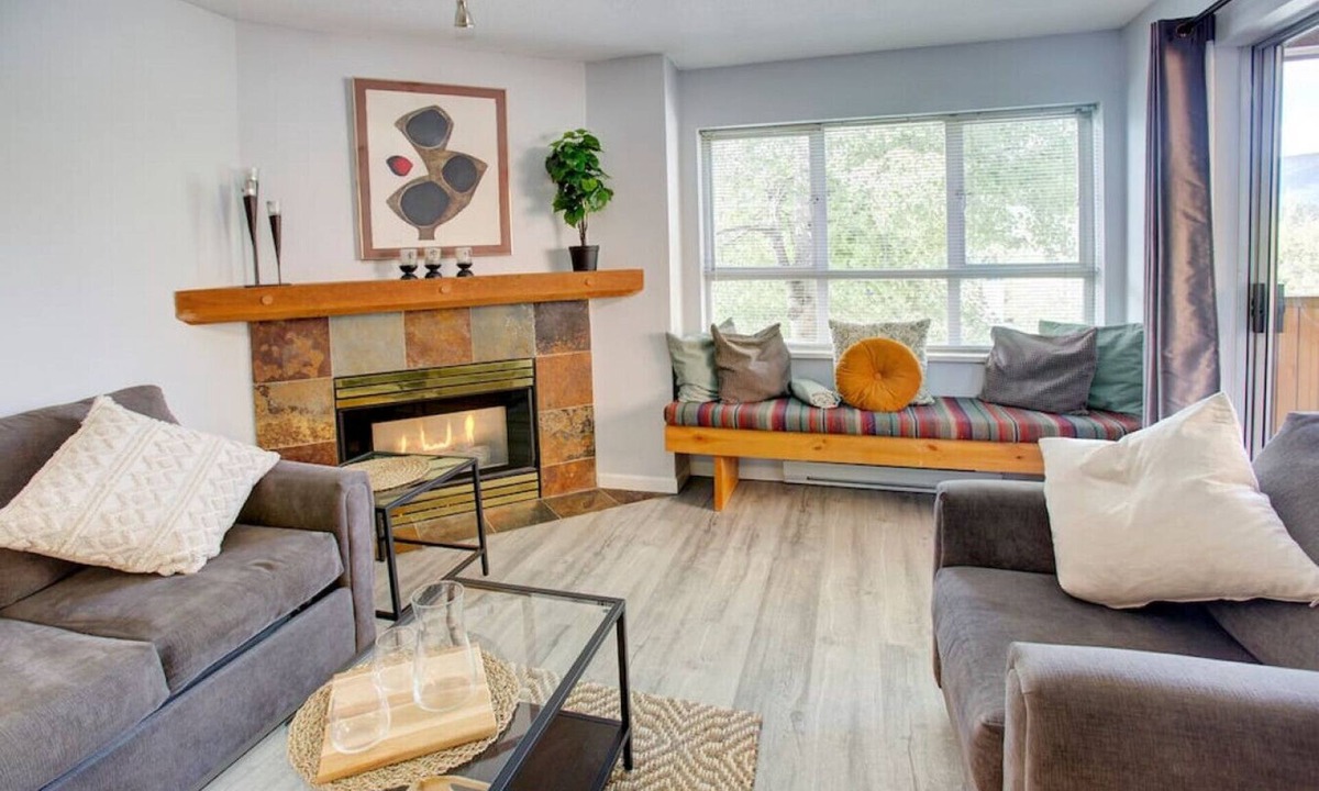 Village North Apartment | Cozy Whistler Village 1BR:Sleeps 2,Free Parking, Near Shops and More!