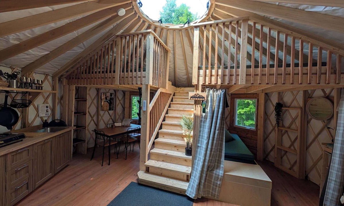Sainte-Agathe-des-Monts House | Cozy Yurt in the Woods