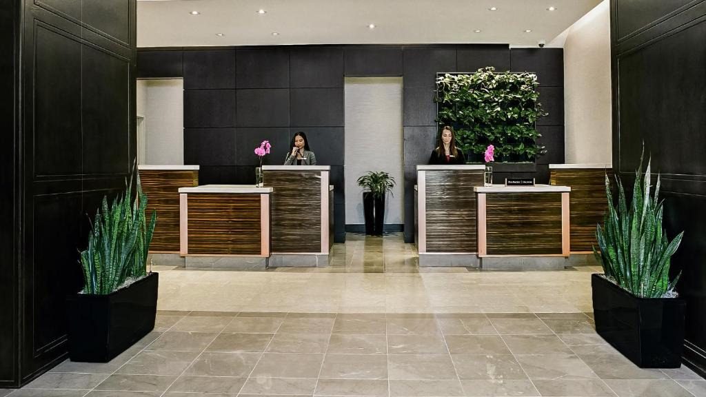 North York Hotel | Crowne Plaza Toronto - North York by IHG