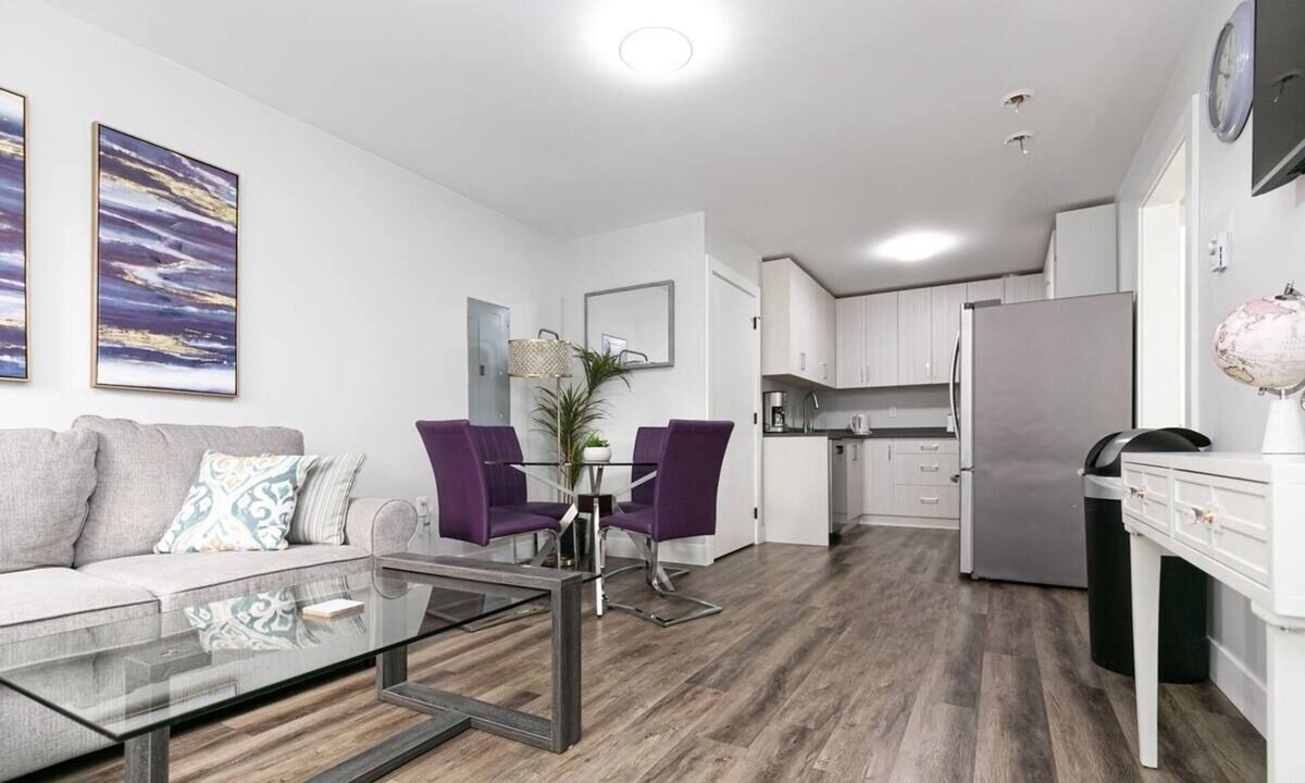 Saanich West House | Cute 2bedroomSuite Close to City