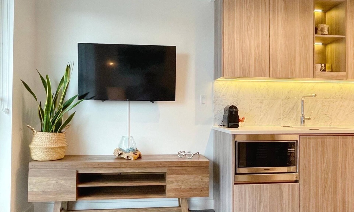 Southeast False Creek Apartment | D56 - Beautiful 1 bedroom in Olympic Village