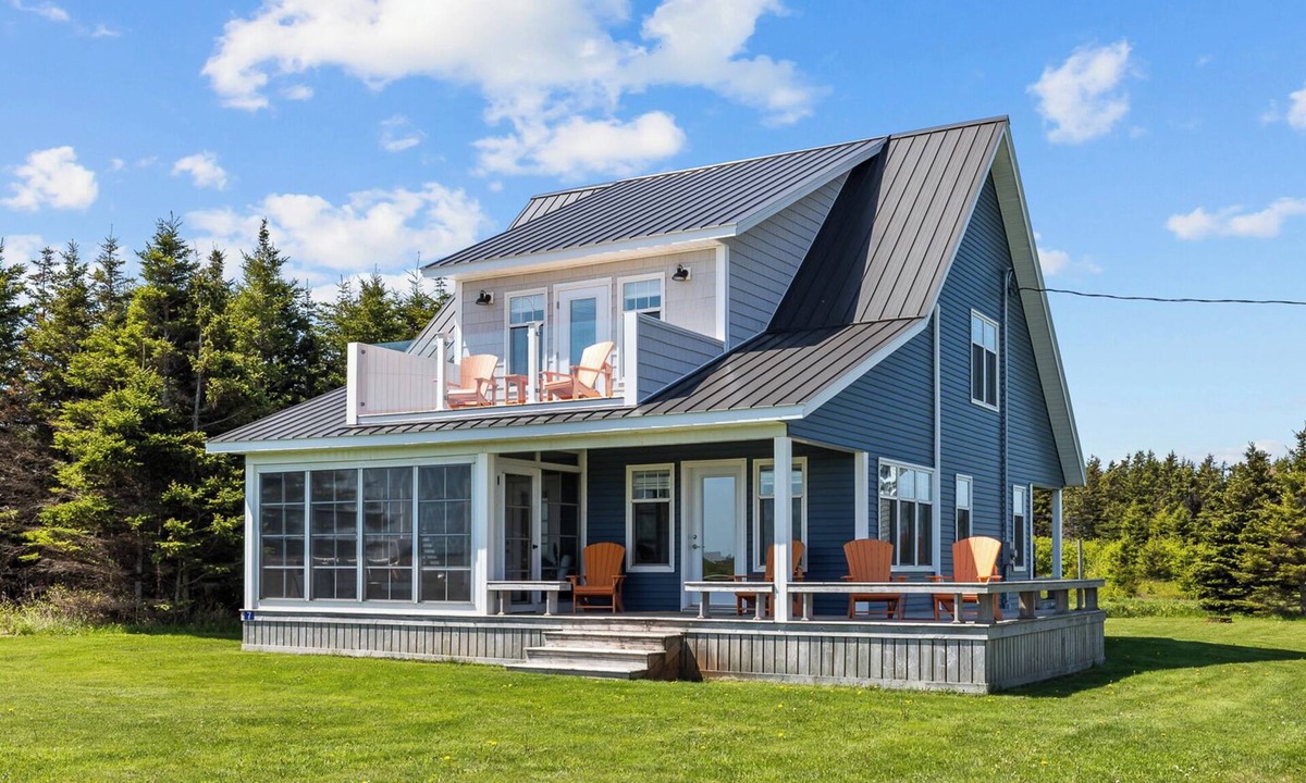 Darnley Cottage | Darnley cottage, walk to beach, 4br/2.5 bth