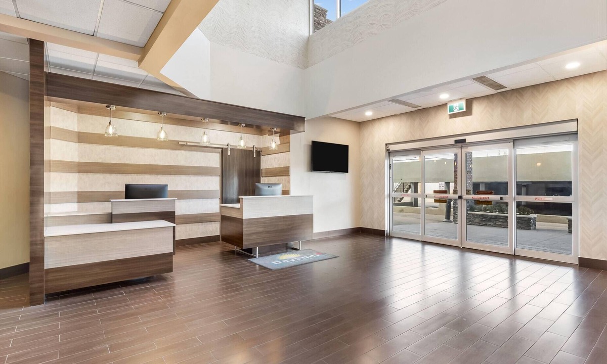 Airdrie Hotel | Days Inn by Wyndham Airdrie