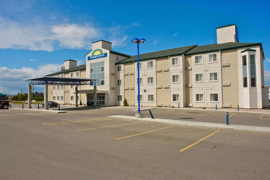 Stony Plain Hotel | Days Inn by Wyndham Stony Plain