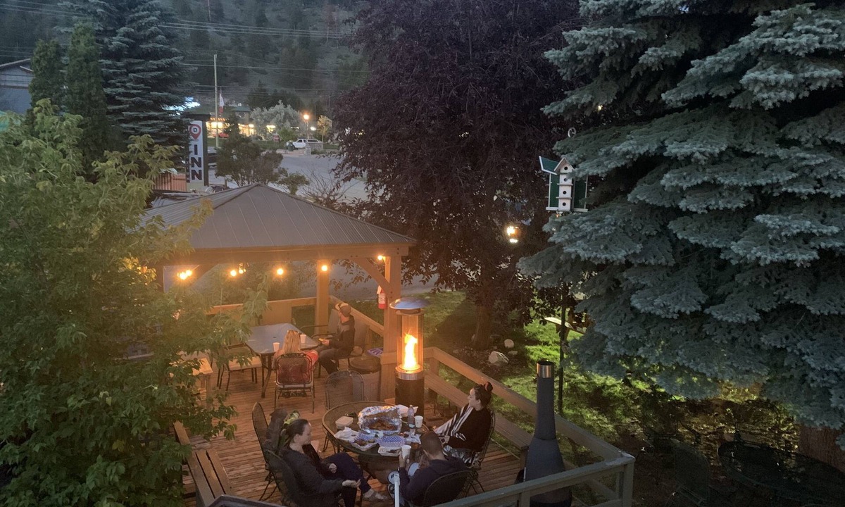 Radium Hot Springs Hotel | Destination Inn