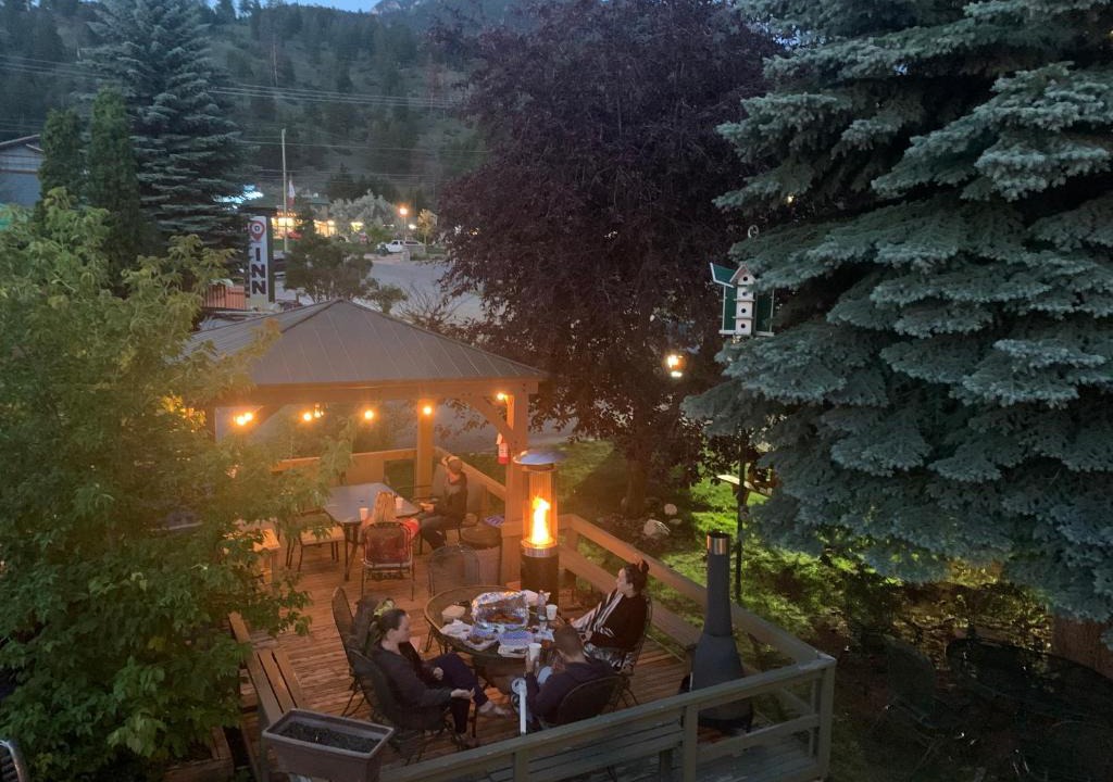 Radium Hot Springs Hotel | Destination INN