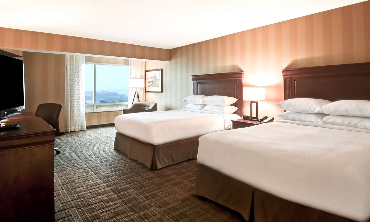 Fallsview Resort | DoubleTree Fallsview Resort & Spa by Hilton Niagara Falls