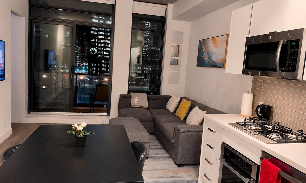Beltline Condo | Downtown Calgary Haven - Steps to Stampede
