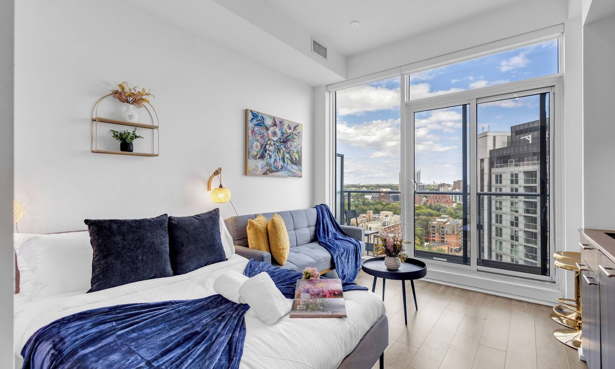 Old Town Hotel | Downtown East Hotel & Suites