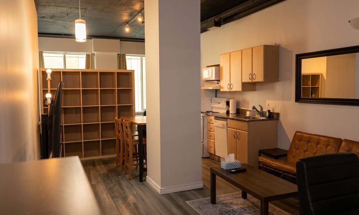 Downtown Edmonton Apartment | Downtown Edmonton Loft – Bright, Modern & Affordable