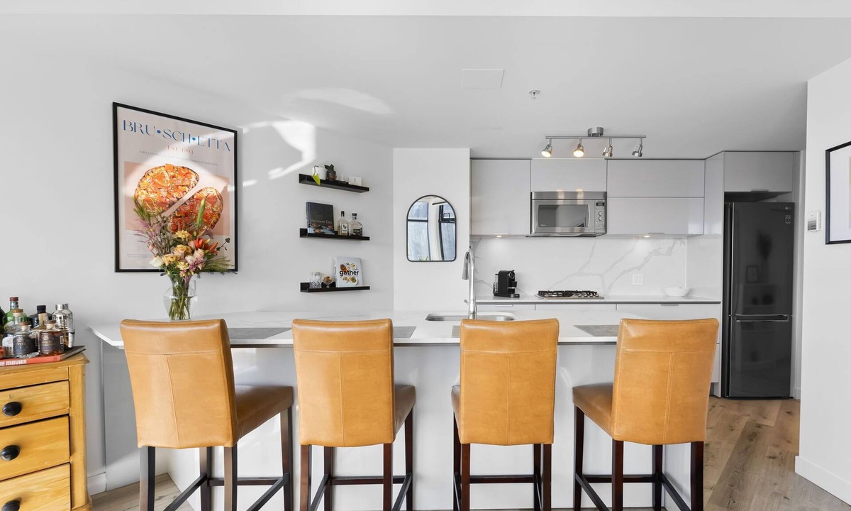 Crosstown Apartment | Downtown Luxury Apartment with Amazing City Views!