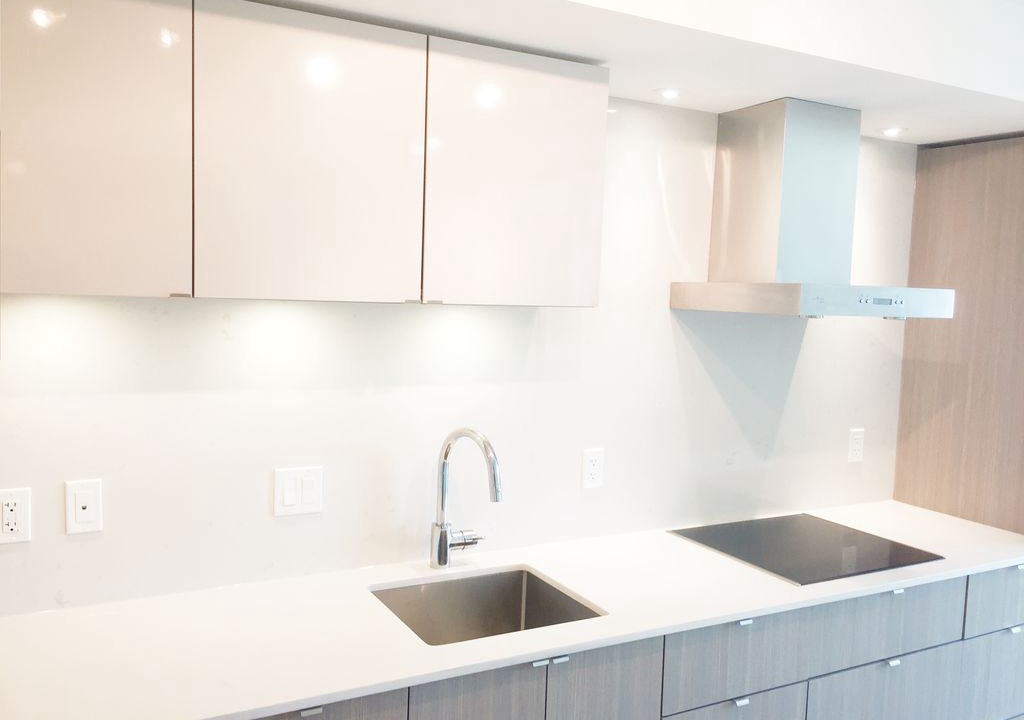 Southeast False Creek Apartment | Downtown Olympic Village One Bedroom Retreat