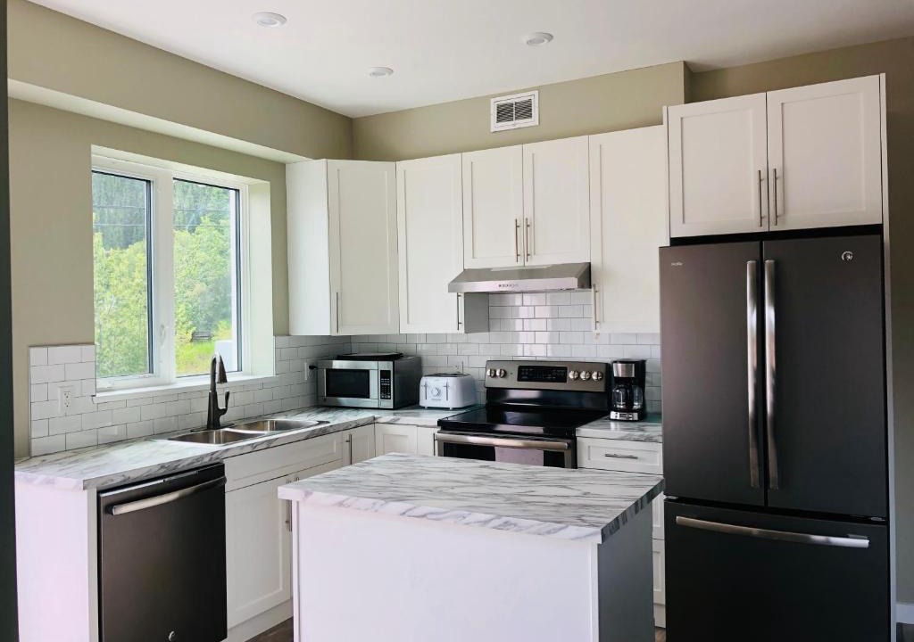 Whitehorse Apartment | Downtown Whitehorse Deluxe 2 Bedroom Condo