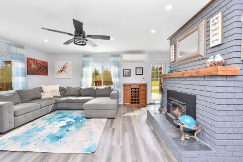 Regional District of Nanaimo House | Dragonfly Cottage by EMR Vacation Rentals