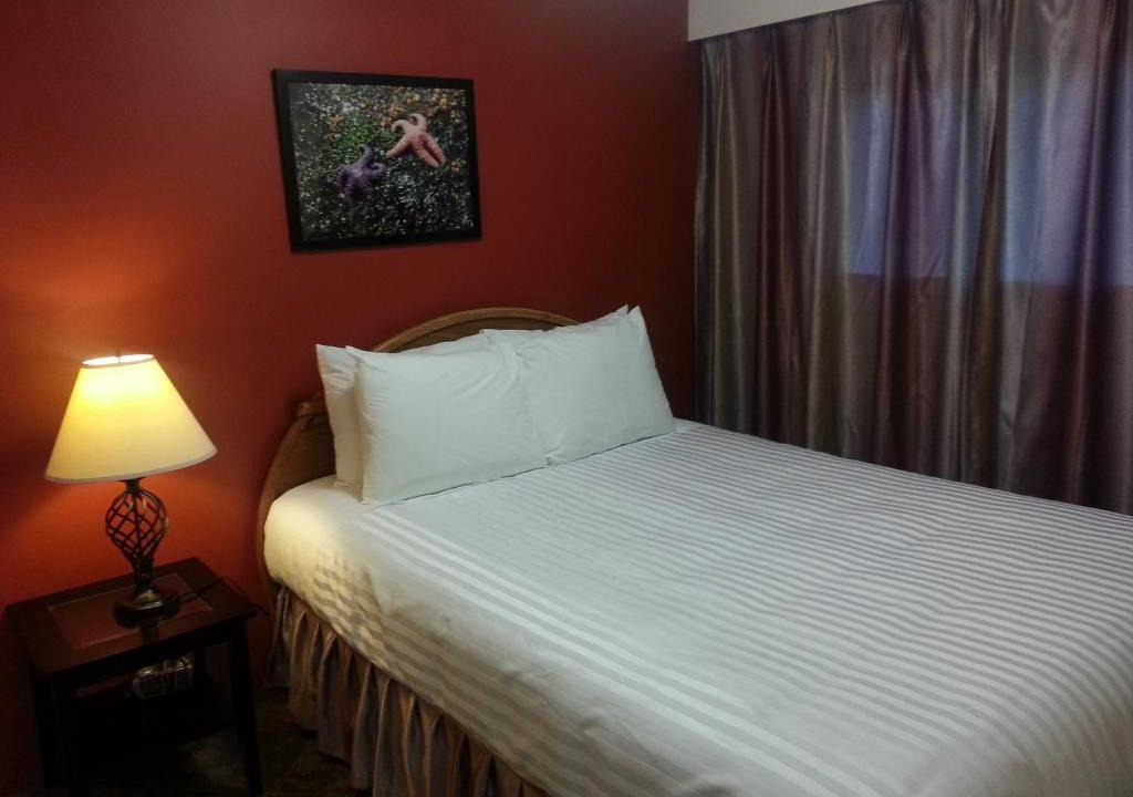 Campbell River Hotel | Edgewater Motel