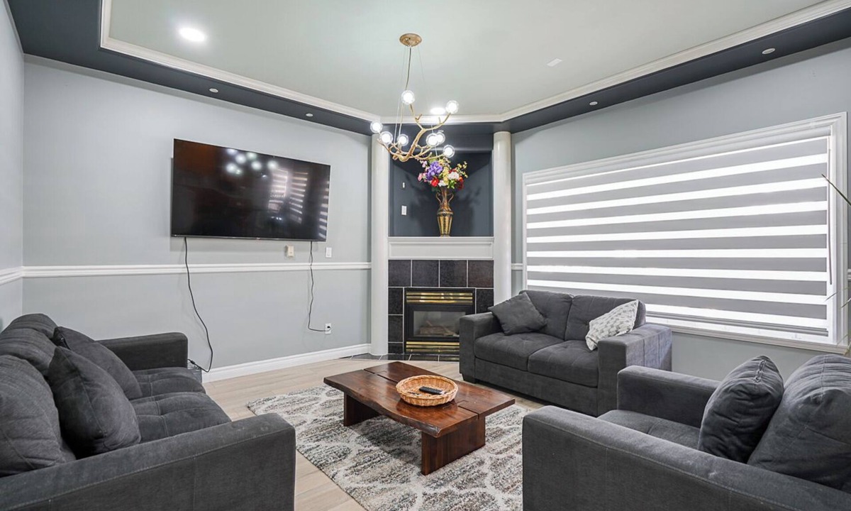 Surrey Newton House | Elegant 5BR Home| 4 Full Baths | Designed for comfort & Style