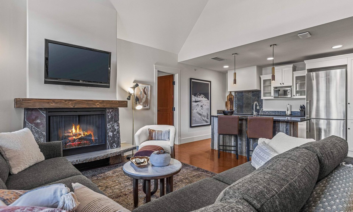 Canmore Apartment | Elevated Penthouse - Pool, Hot Tub & Relaxing Atmosphere!
