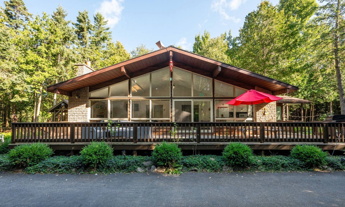Tobermory Ski Chalet | Evergreen Escape - Tobermory Chalet