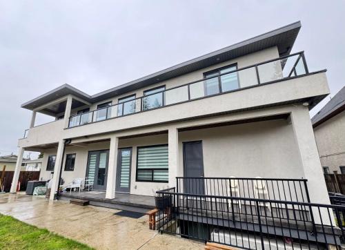Coquitlam House | Excellent Place to Stay