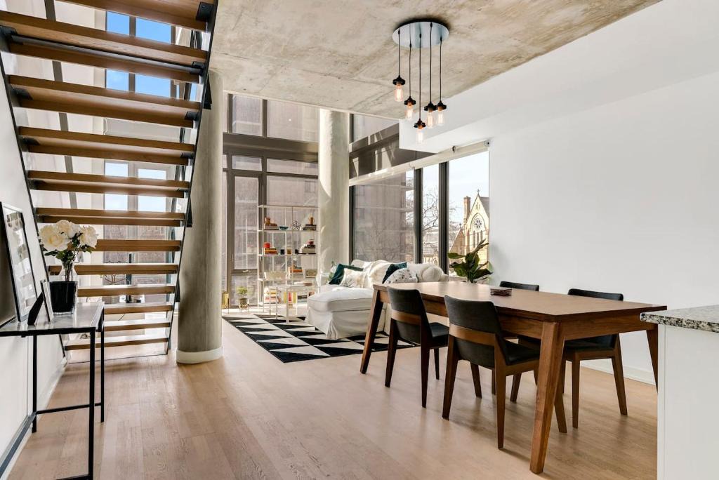 Fashion District Apartment | Executive 2-Storey Luxury King West Loft