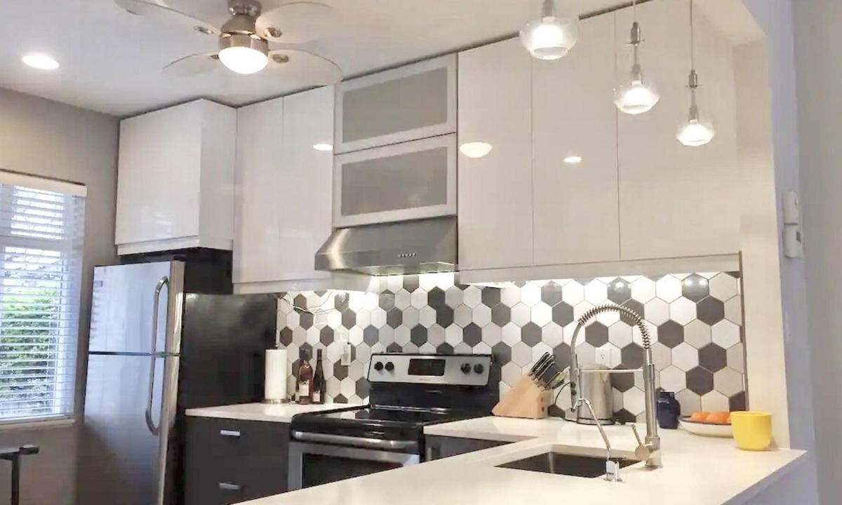 Killarney House | Executive Town Home with River Views, seawall, trails and Golf at your doorstep!