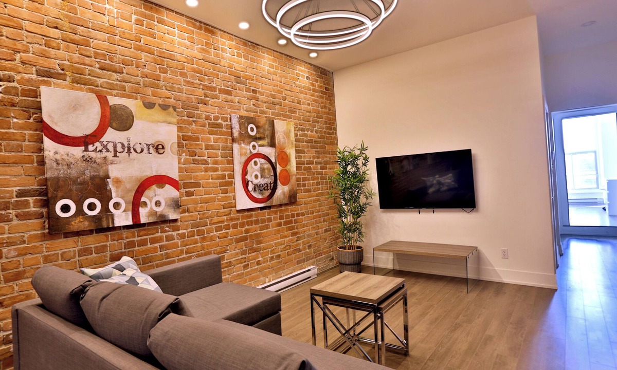 Old Montreal Condo | Exquisite condo in lovely Old Montréal with private terrace