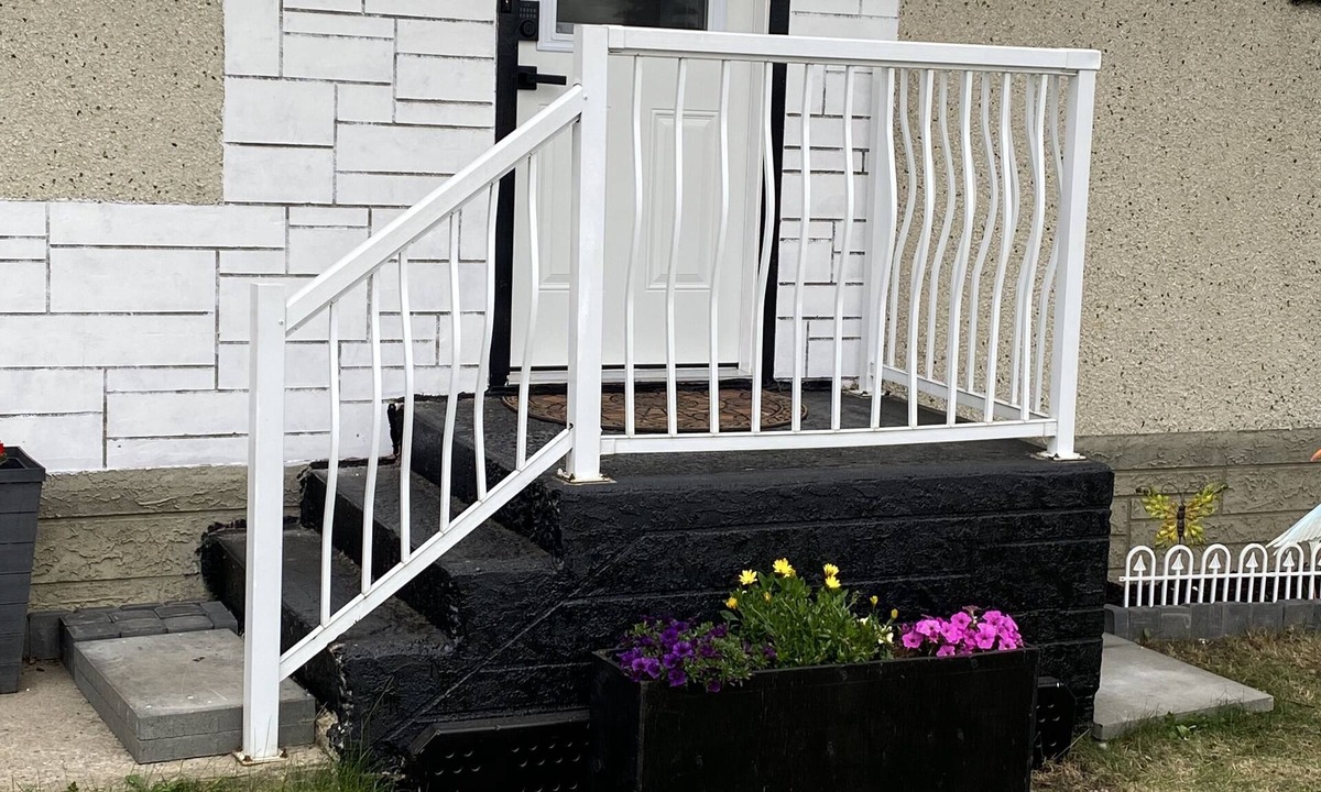 Grande Prairie House | Exquisite Living: Hillside 2