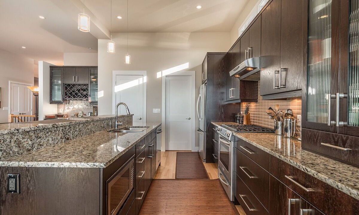 Saanich House | Fabulous Panoramic Views