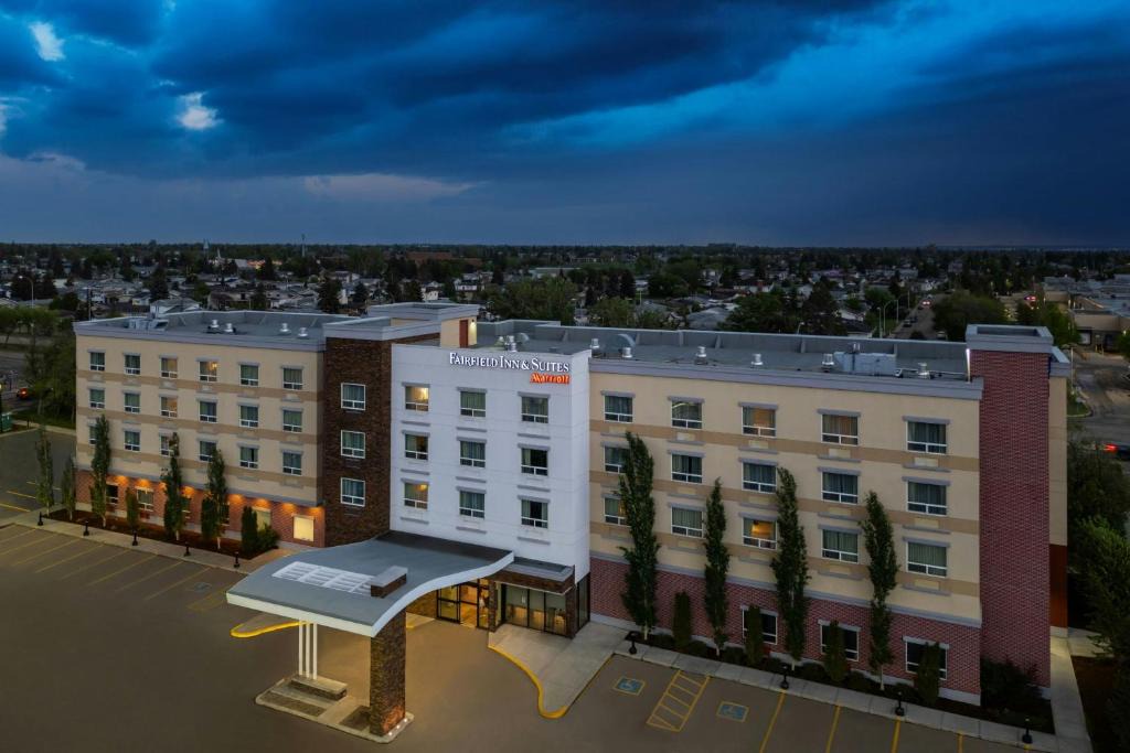 Griesbach Hotel | Fairfield by Marriott Edmonton North