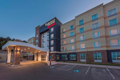 Kamloops Hotel | Fairfield Inn & Suites by Marriott Kamloops