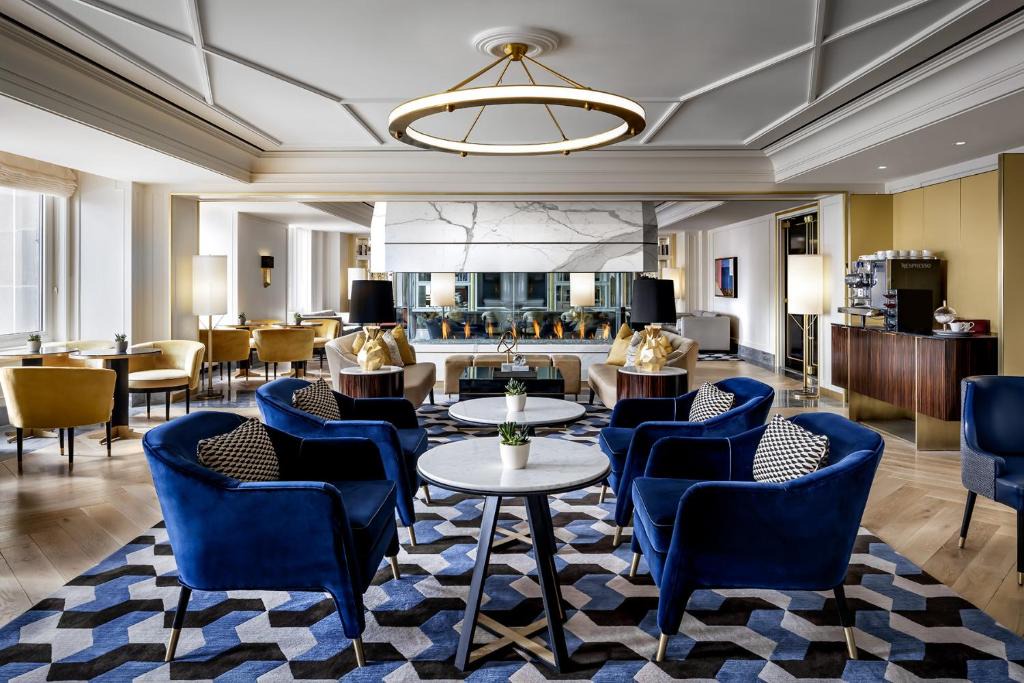 Financial District Hotel | Fairmont Royal York Gold Experience
