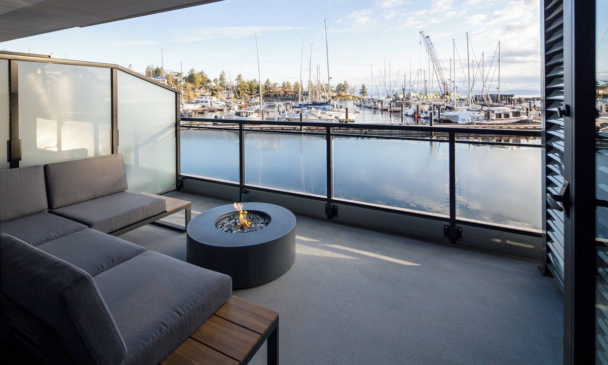 Regional District of Nanaimo Apartment | Fairwinds Residences