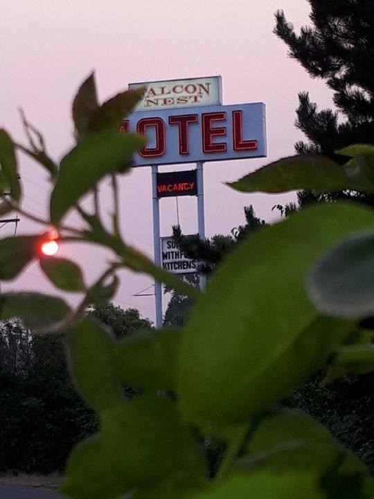 Duncan Hotel | Falcon Nest Motel