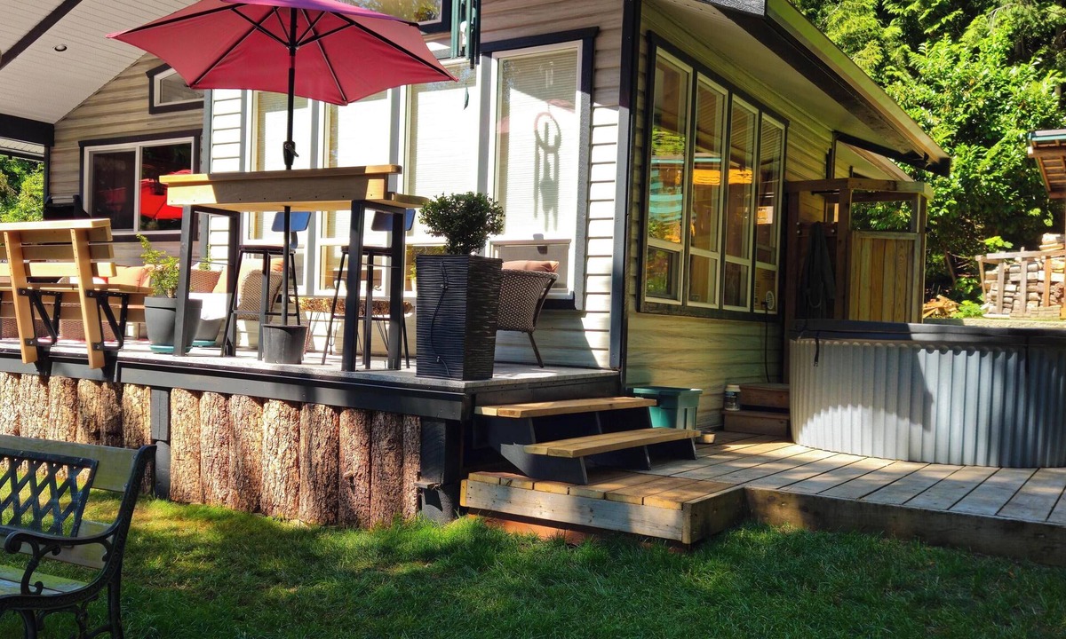 West Sechelt Bed & Breakfast | Family and Pet friendly Fabulous B&B, AC, Ocean Views, close to Town and Beach.