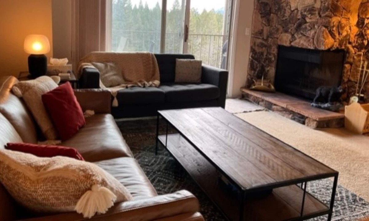 Windermere House | Family-friendly Akiskinook! Pool/hot tub/pickleball/private beach! 3 bedrooms